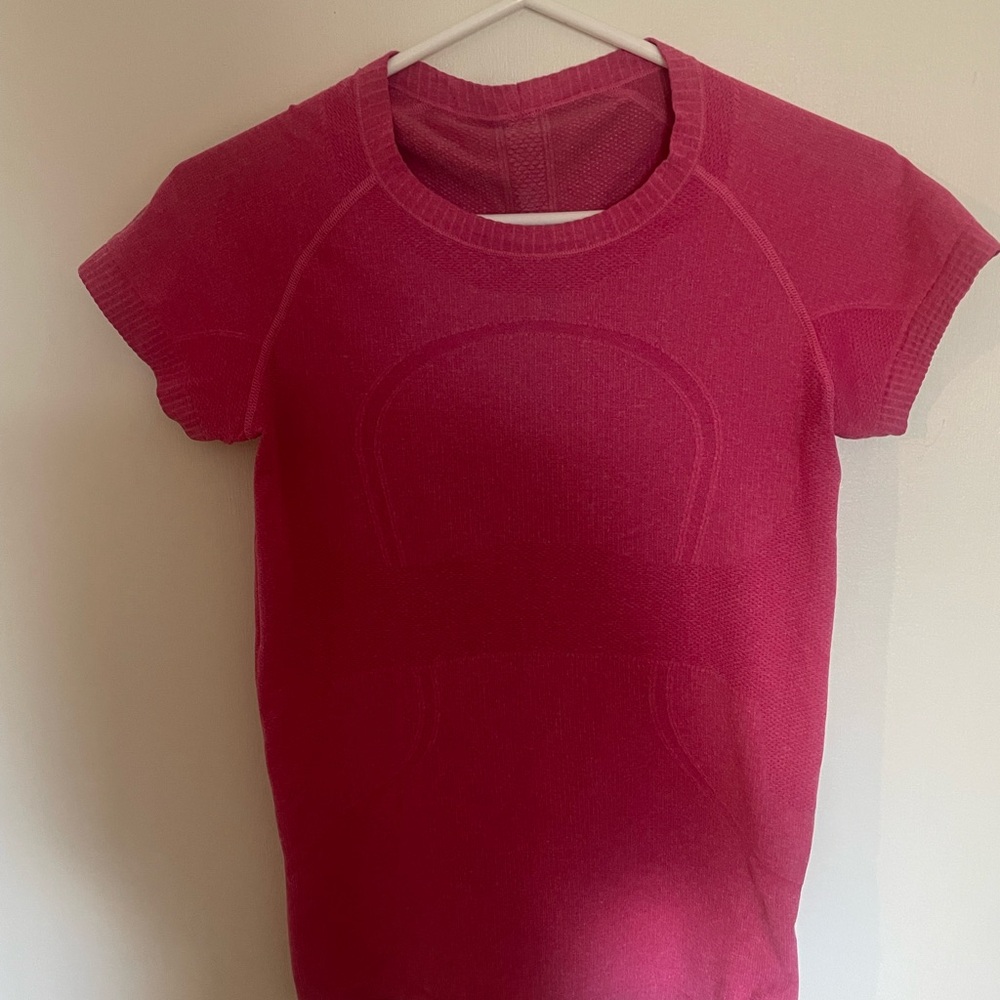 lululemon athletica Vibrant Pink Short Sleeve Swifty tee